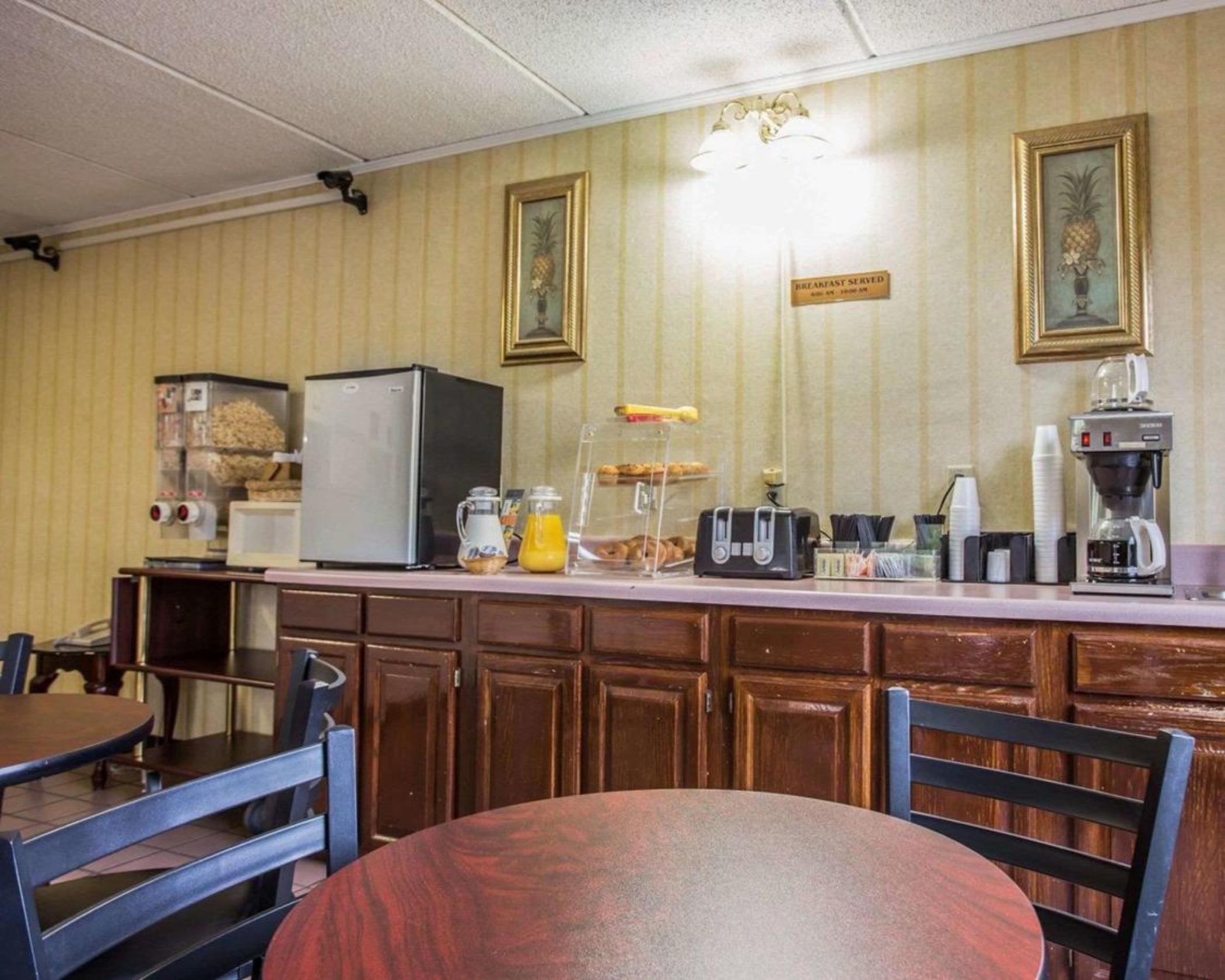 Econo Lodge Inn & Suites Lugoff Εξωτερικό φωτογραφία