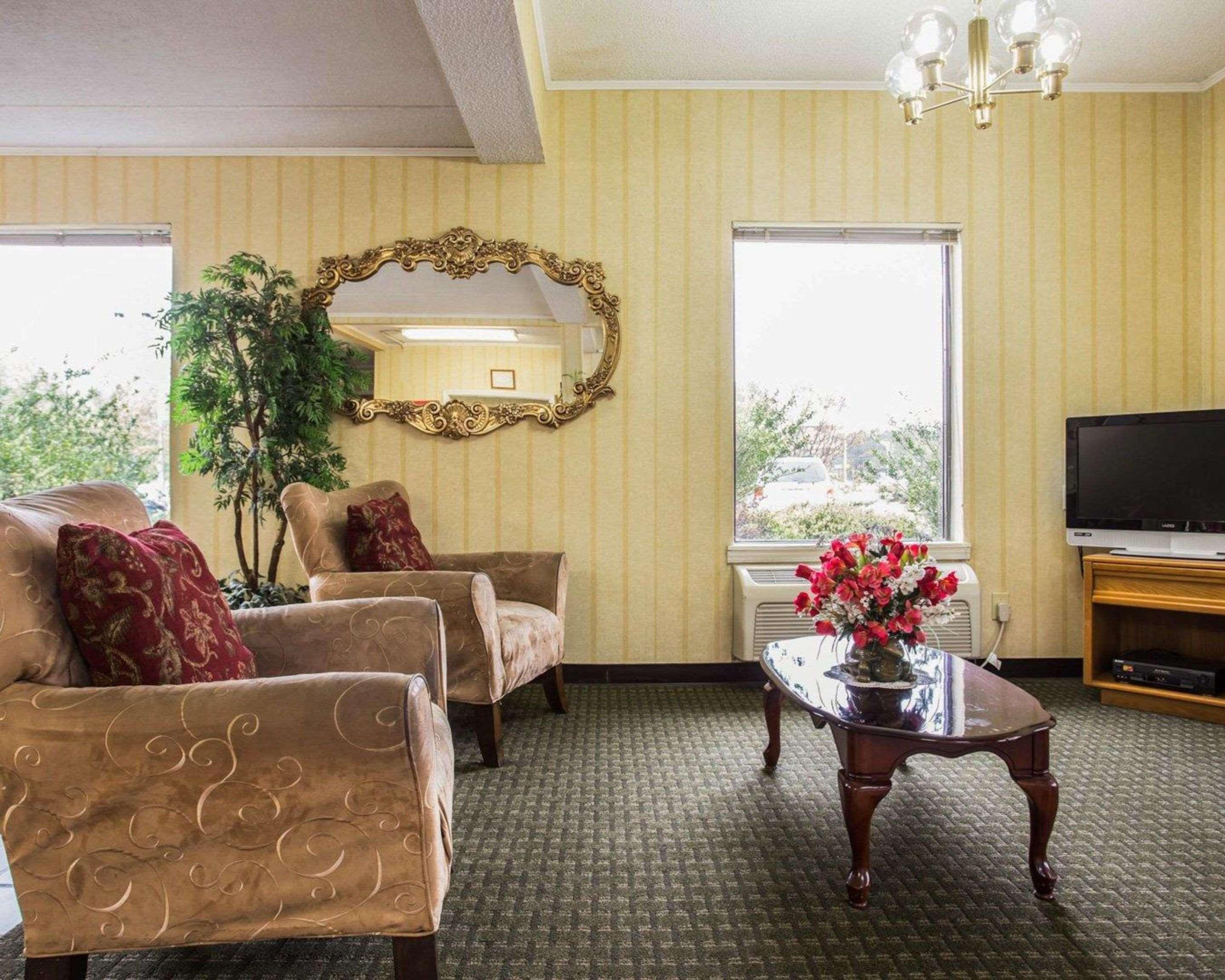 Econo Lodge Inn & Suites Lugoff Εξωτερικό φωτογραφία