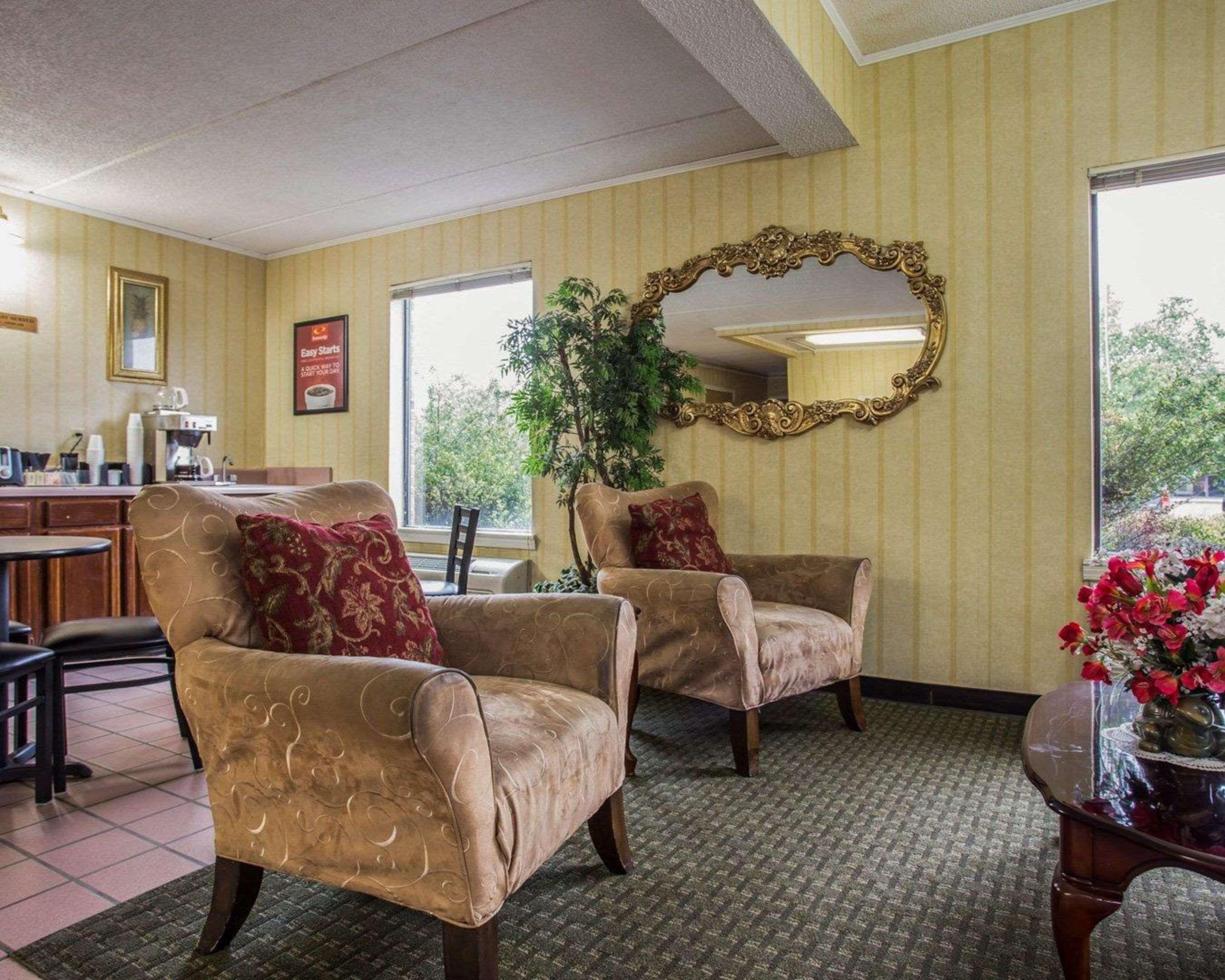 Econo Lodge Inn & Suites Lugoff Εξωτερικό φωτογραφία