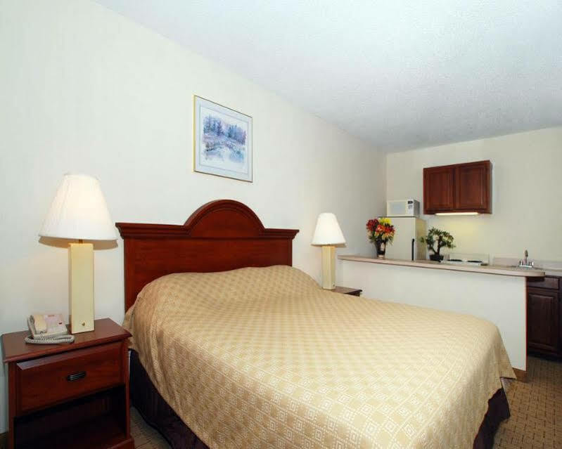 Econo Lodge Inn & Suites Lugoff Εξωτερικό φωτογραφία