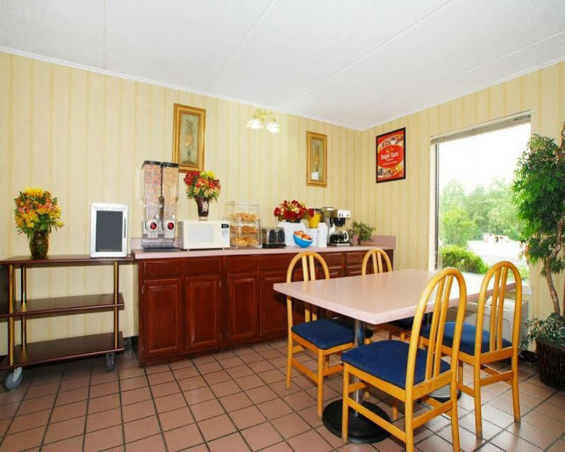Econo Lodge Inn & Suites Lugoff Εξωτερικό φωτογραφία