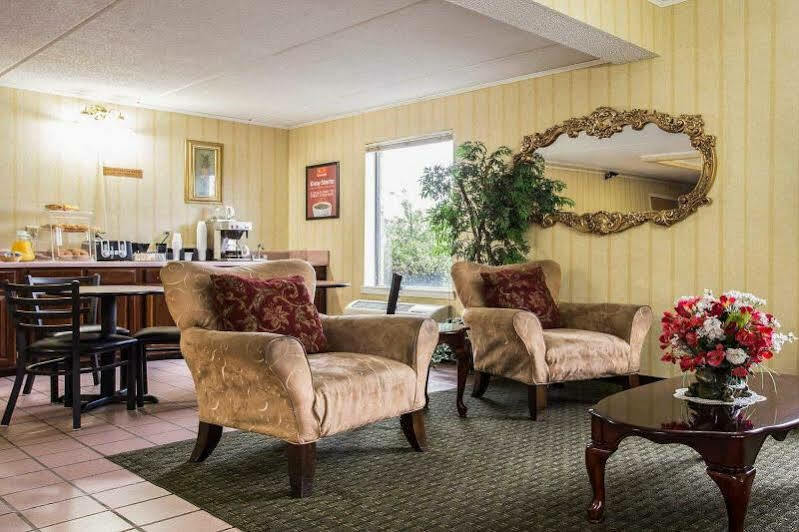 Econo Lodge Inn & Suites Lugoff Εξωτερικό φωτογραφία